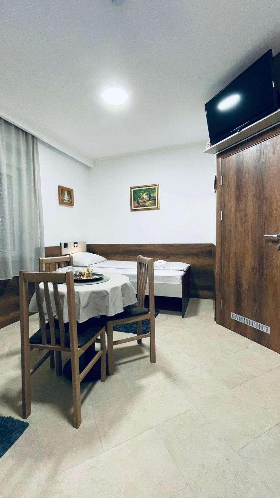 Kollar D Guest House - Prenociste Rooms Subotica Extérieur photo